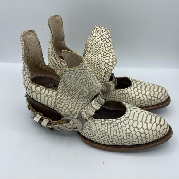 Freebird by Steven Blade White Snake Skin Booties Size 7 Western - Picture 10 of 11